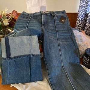 Kut from the Kloth Sienna High Rise Baggy Boyfriend Size 88 / Shaped W/Med Base